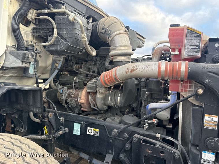 image for item DQ4221 2022 Peterbilt 579 dump truck