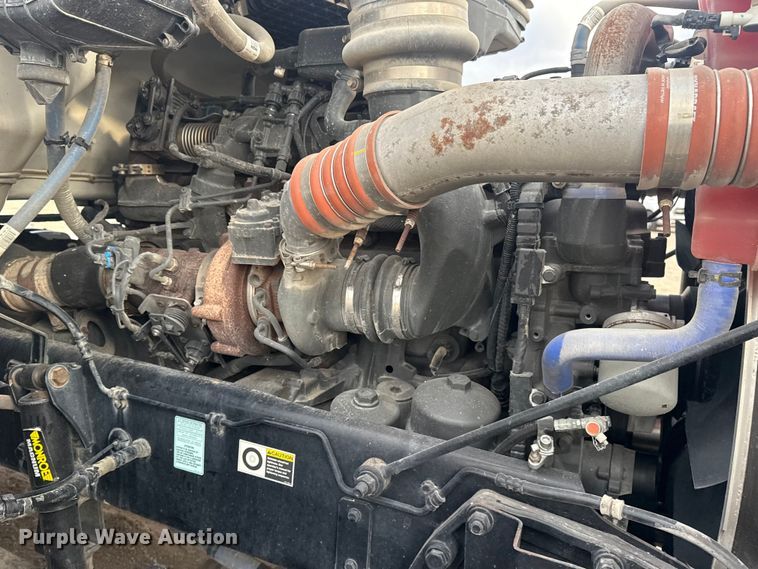 image for item DQ4221 2022 Peterbilt 579 dump truck