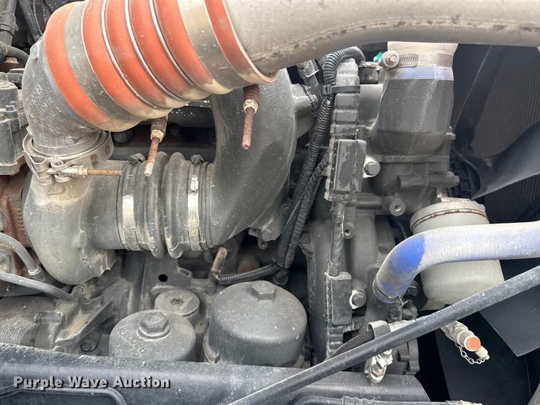 image for item DQ4221 2022 Peterbilt 579 dump truck