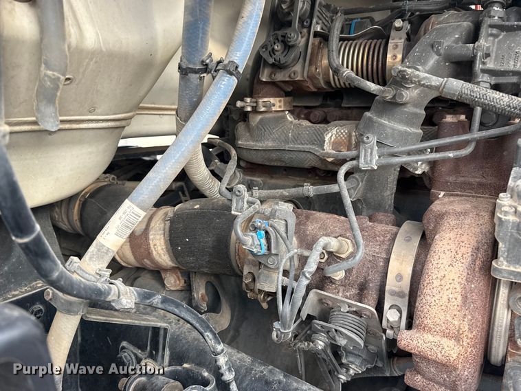 image for item DQ4221 2022 Peterbilt 579 dump truck