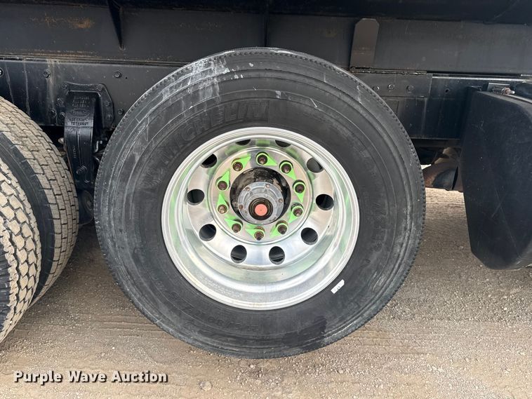 image for item DQ4221 2022 Peterbilt 579 dump truck