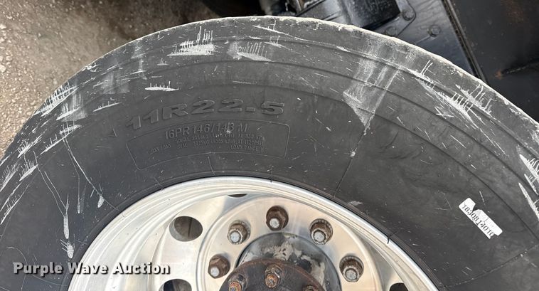 image for item DQ4221 2022 Peterbilt 579 dump truck