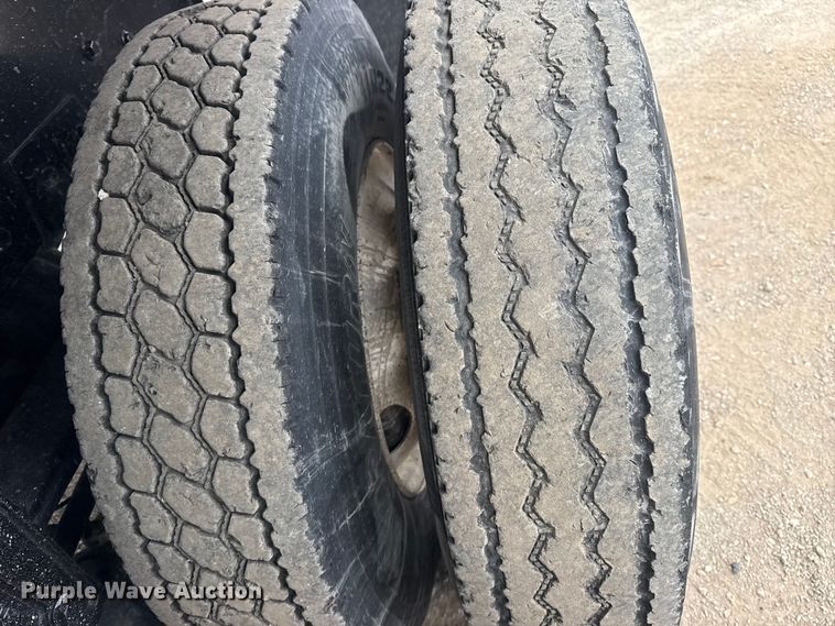 image for item DQ4221 2022 Peterbilt 579 dump truck