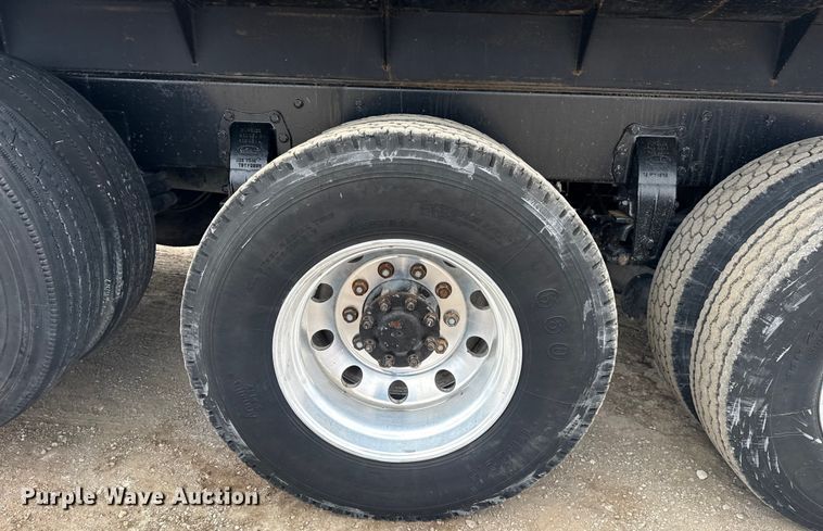 image for item DQ4221 2022 Peterbilt 579 dump truck