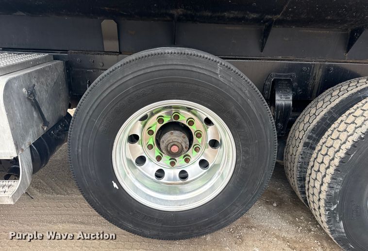 image for item DQ4221 2022 Peterbilt 579 dump truck