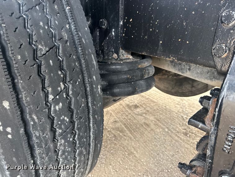 image for item DQ4221 2022 Peterbilt 579 dump truck