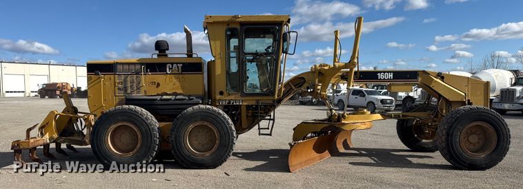 image for item DQ4226 2006 Caterpillar 160H motor grader