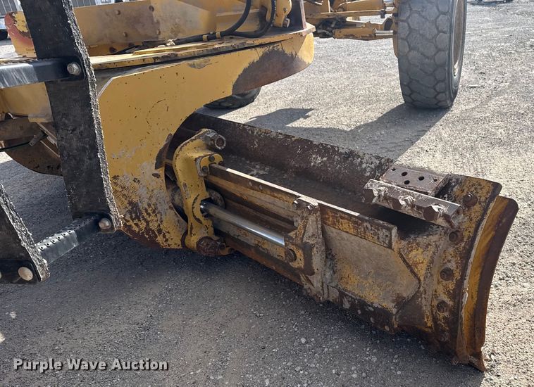 image for item DQ4226 2006 Caterpillar 160H motor grader