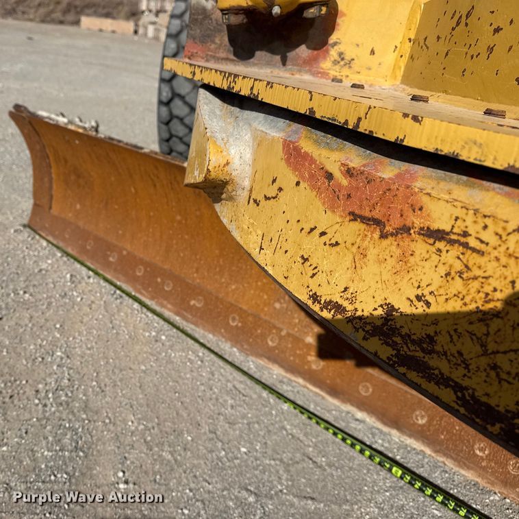 image for item DQ4226 2006 Caterpillar 160H motor grader