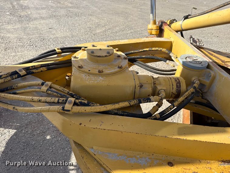 image for item DQ4226 2006 Caterpillar 160H motor grader