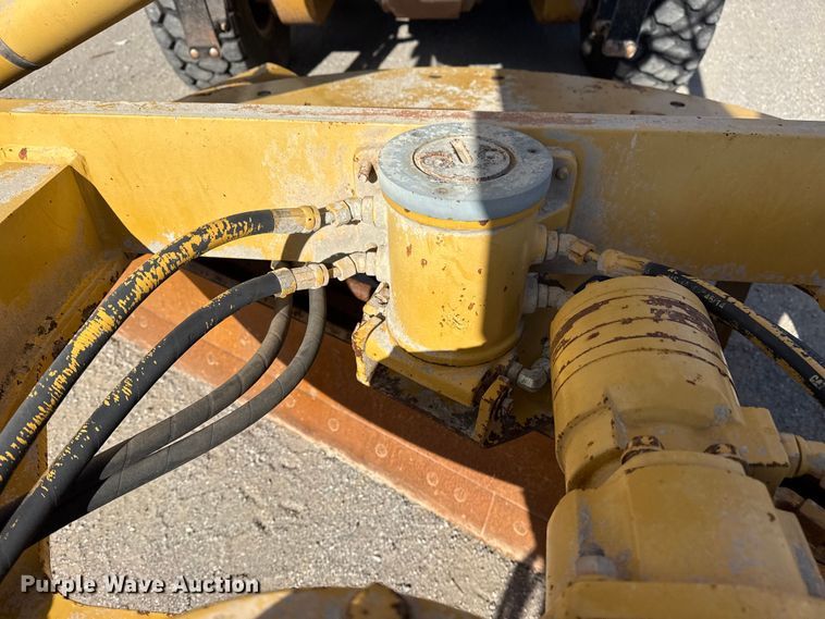 image for item DQ4226 2006 Caterpillar 160H motor grader