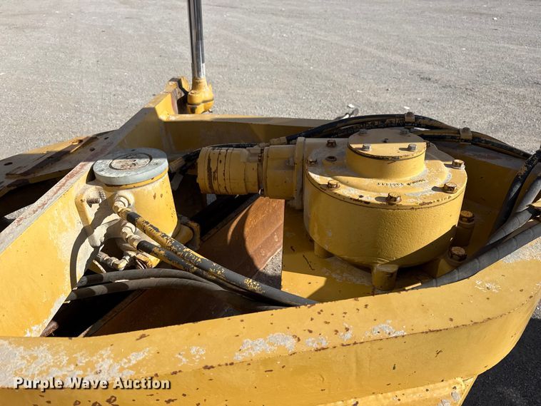 image for item DQ4226 2006 Caterpillar 160H motor grader