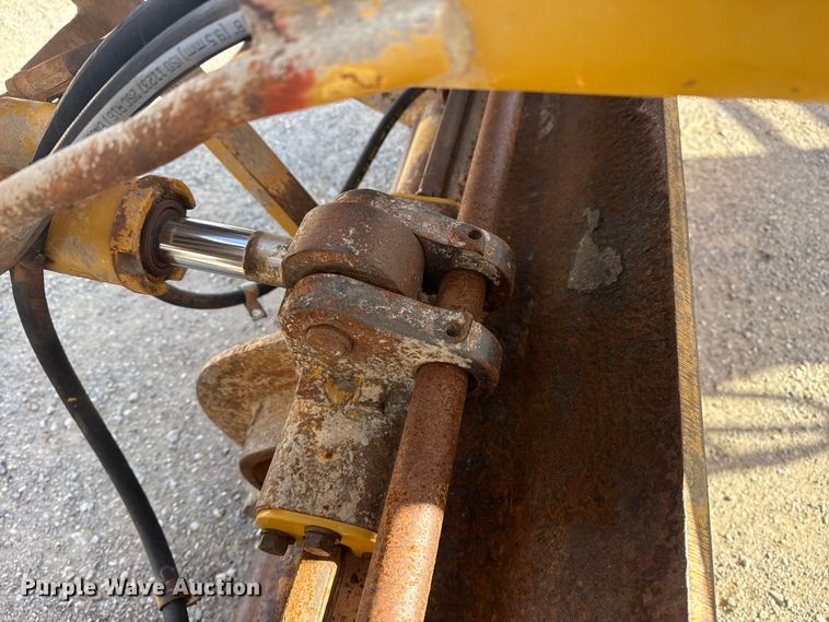 image for item DQ4226 2006 Caterpillar 160H motor grader