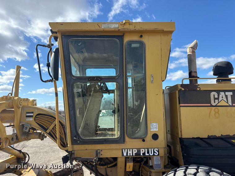 image for item DQ4226 2006 Caterpillar 160H motor grader