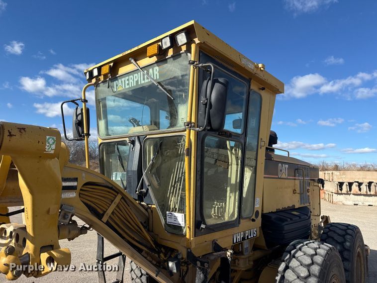 image for item DQ4226 2006 Caterpillar 160H motor grader