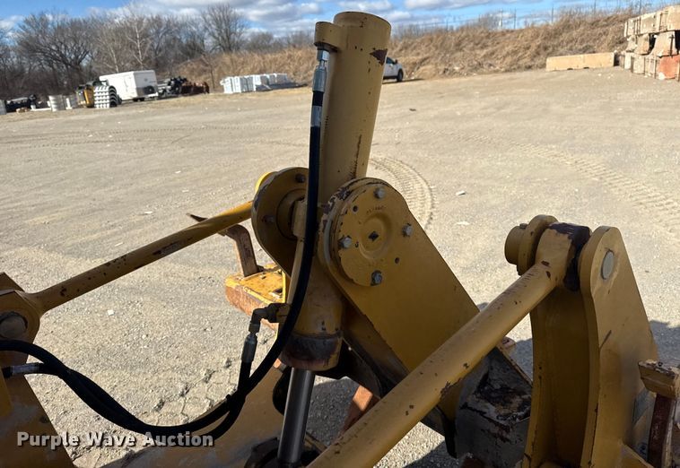 image for item DQ4226 2006 Caterpillar 160H motor grader