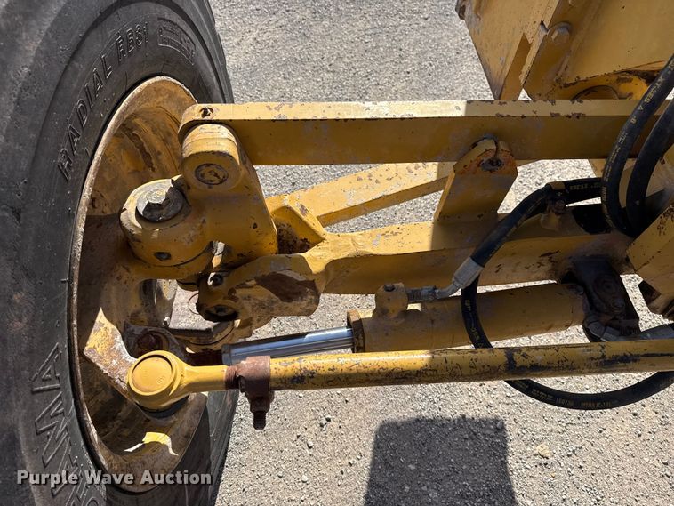 image for item DQ4226 2006 Caterpillar 160H motor grader