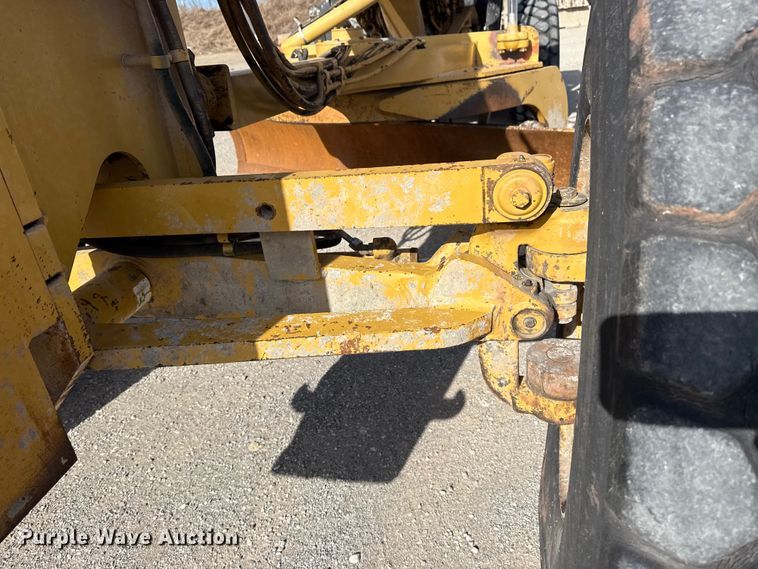 image for item DQ4226 2006 Caterpillar 160H motor grader