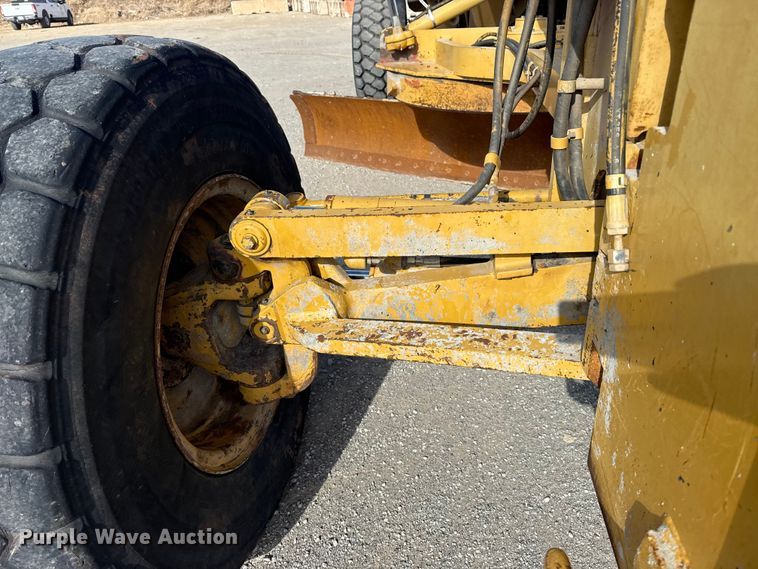 image for item DQ4226 2006 Caterpillar 160H motor grader