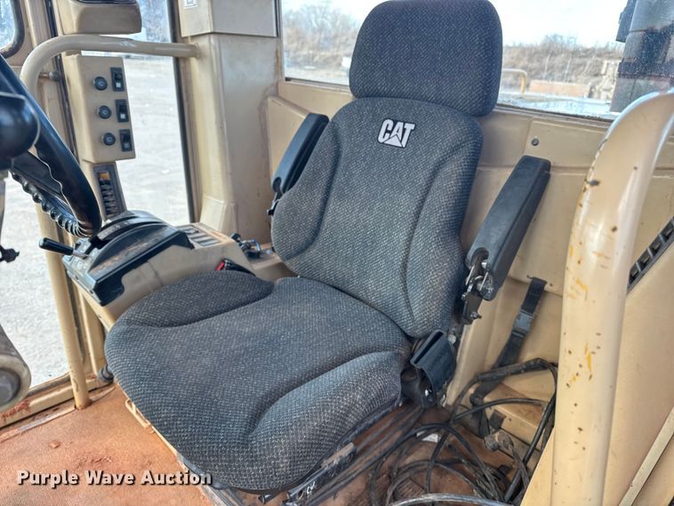 image for item DQ4226 2006 Caterpillar 160H motor grader