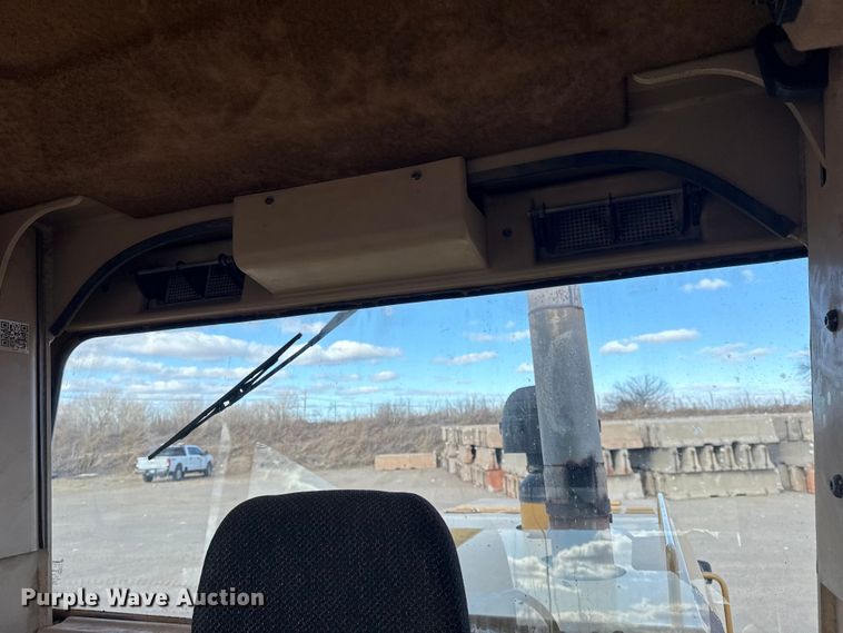 image for item DQ4226 2006 Caterpillar 160H motor grader