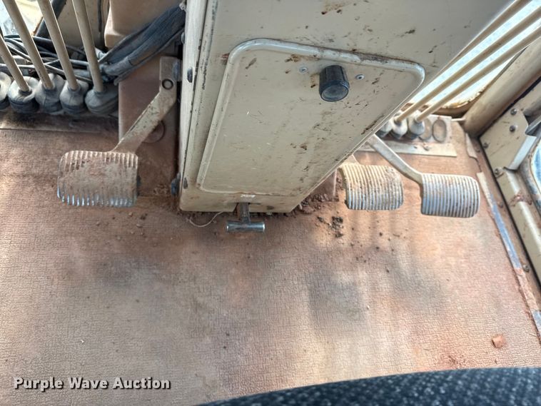 image for item DQ4226 2006 Caterpillar 160H motor grader