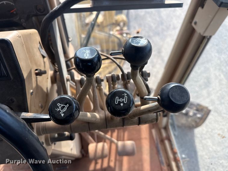 image for item DQ4226 2006 Caterpillar 160H motor grader