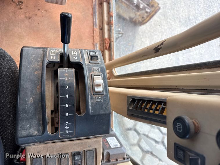 image for item DQ4226 2006 Caterpillar 160H motor grader