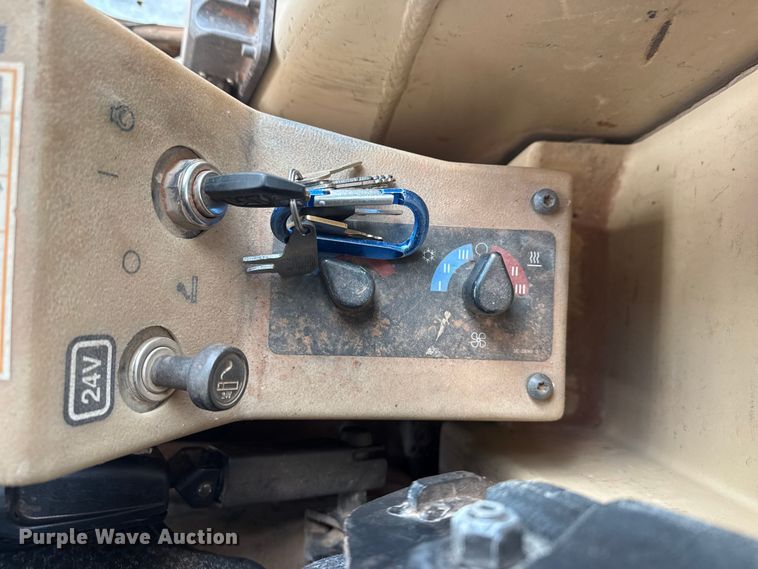 image for item DQ4226 2006 Caterpillar 160H motor grader