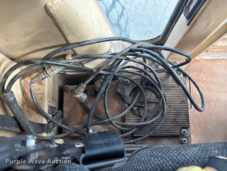 image for item DQ4226 2006 Caterpillar 160H motor grader