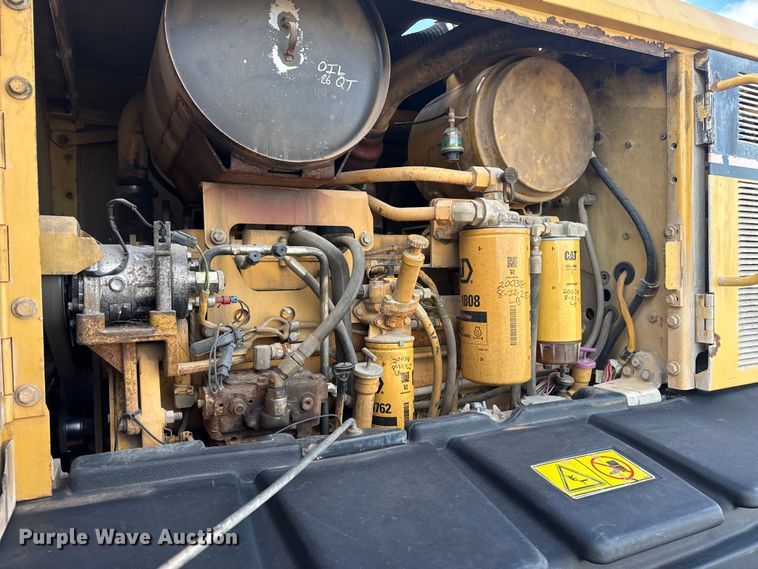 image for item DQ4226 2006 Caterpillar 160H motor grader