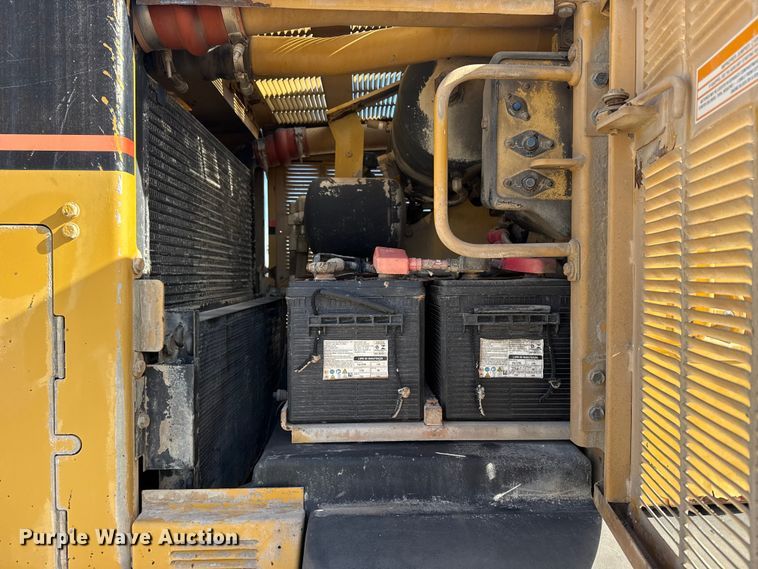 image for item DQ4226 2006 Caterpillar 160H motor grader