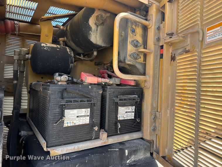 image for item DQ4226 2006 Caterpillar 160H motor grader