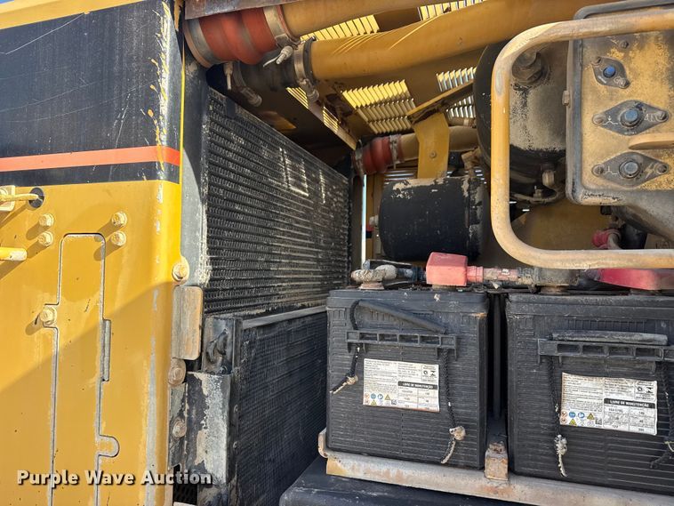 image for item DQ4226 2006 Caterpillar 160H motor grader