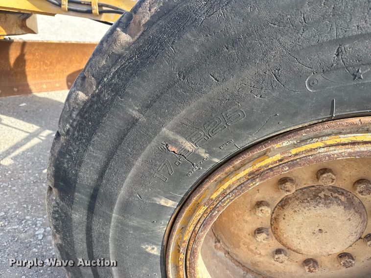 image for item DQ4226 2006 Caterpillar 160H motor grader