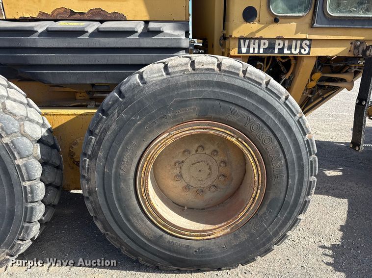 image for item DQ4226 2006 Caterpillar 160H motor grader