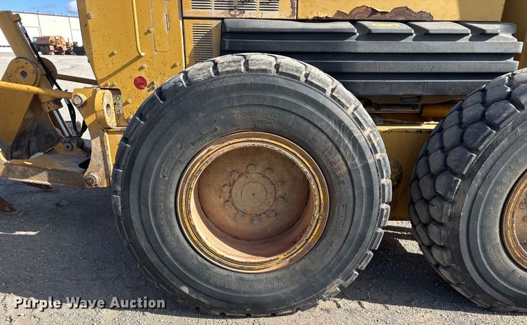 image for item DQ4226 2006 Caterpillar 160H motor grader