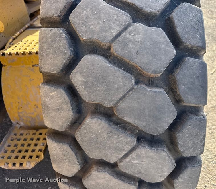 image for item DQ4226 2006 Caterpillar 160H motor grader