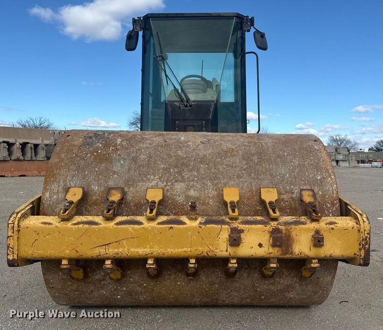 image for item DQ4227 2007 Caterpillar CS563 single drum vibratory roller