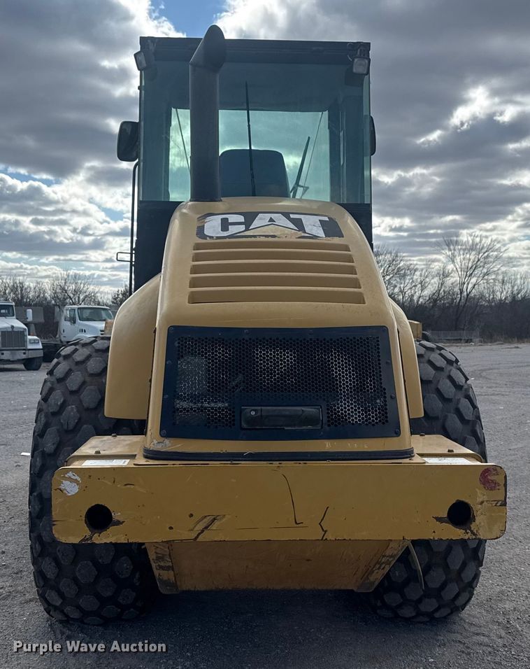 image for item DQ4227 2007 Caterpillar CS563 single drum vibratory roller