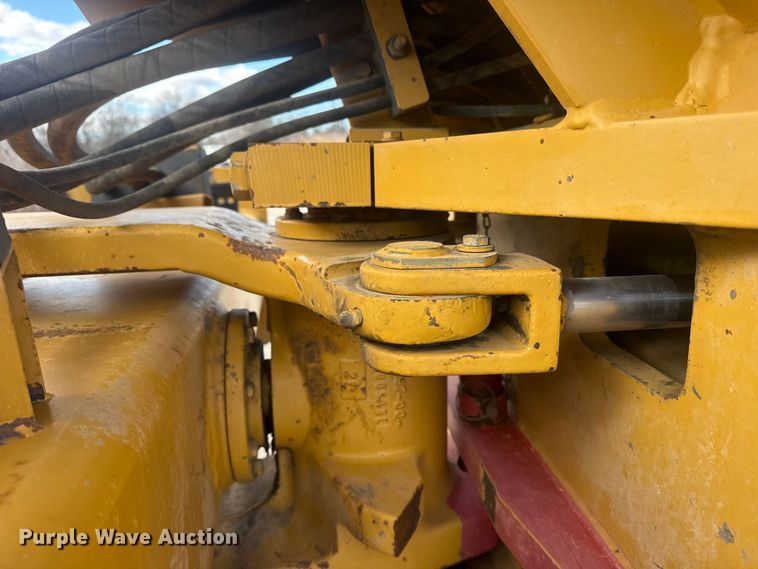 image for item DQ4227 2007 Caterpillar CS563 single drum vibratory roller