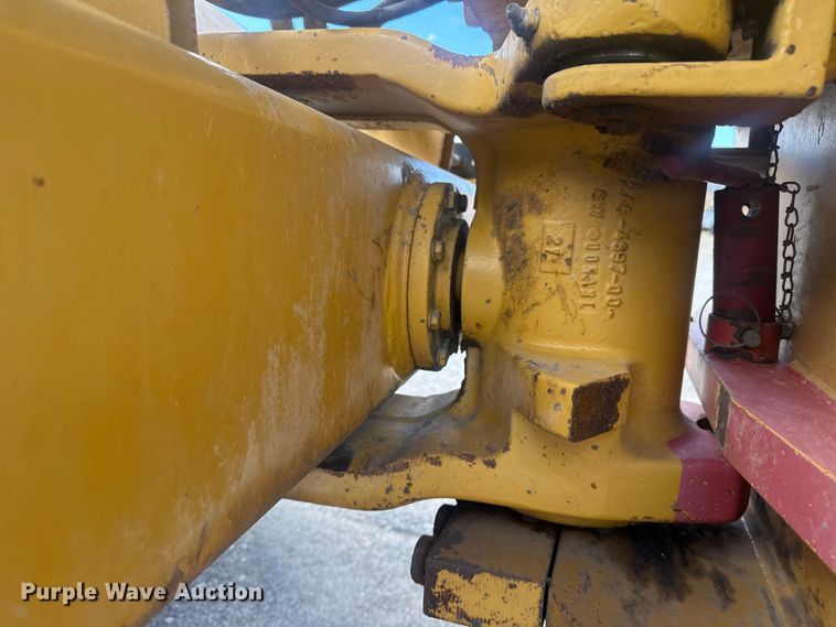 image for item DQ4227 2007 Caterpillar CS563 single drum vibratory roller