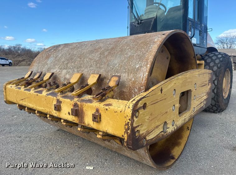 image for item DQ4227 2007 Caterpillar CS563 single drum vibratory roller