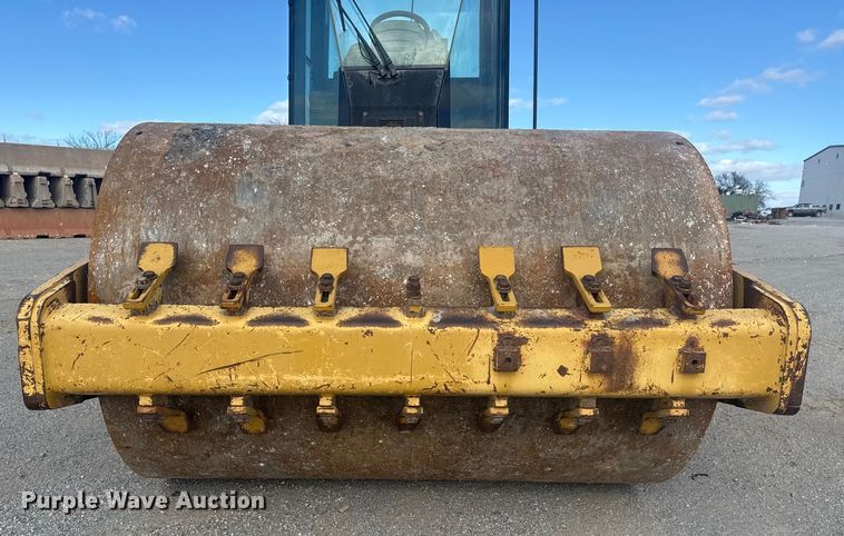 image for item DQ4227 2007 Caterpillar CS563 single drum vibratory roller