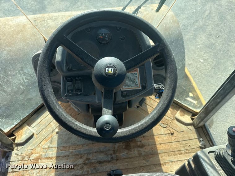 image for item DQ4227 2007 Caterpillar CS563 single drum vibratory roller