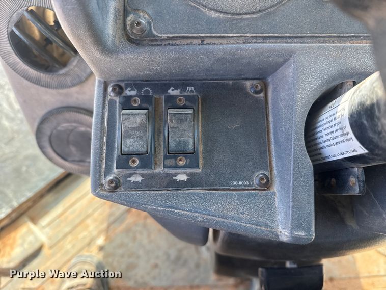 image for item DQ4227 2007 Caterpillar CS563 single drum vibratory roller