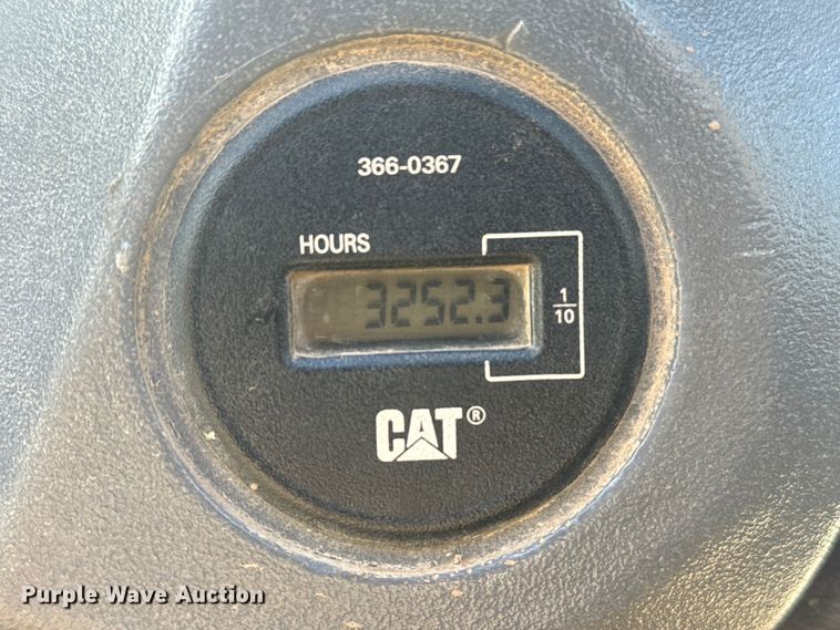 image for item DQ4227 2007 Caterpillar CS563 single drum vibratory roller