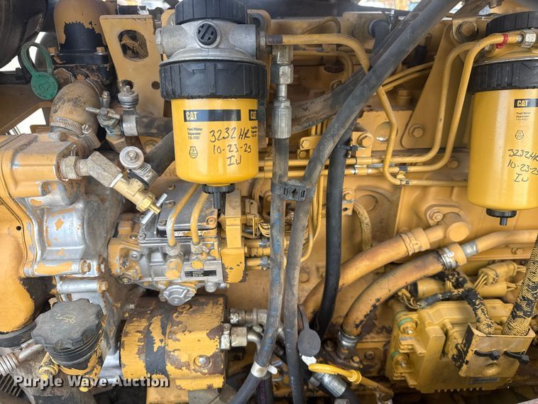 image for item DQ4227 2007 Caterpillar CS563 single drum vibratory roller