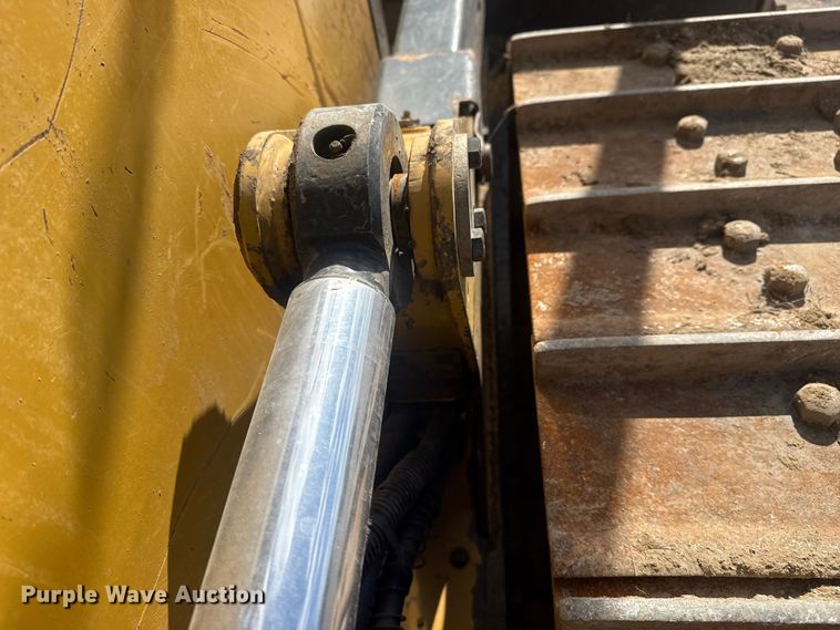 image for item DQ4228 2015 Caterpillar D6K2XL dozer