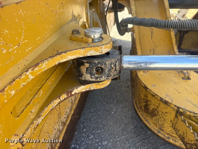 image for item DQ4228 2015 Caterpillar D6K2XL dozer